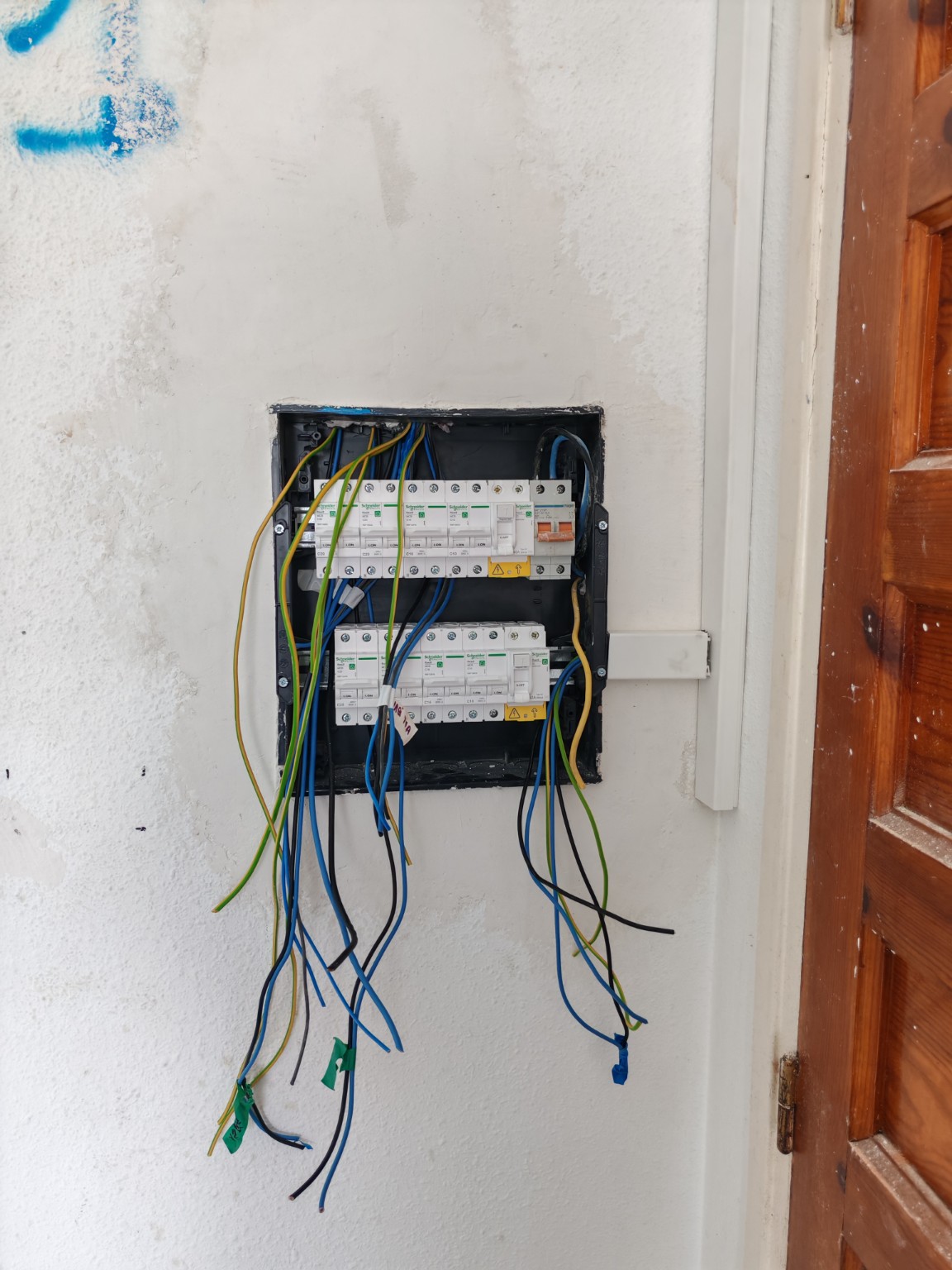 Montaje de cuadro eléctrico con protecciones en Cunit