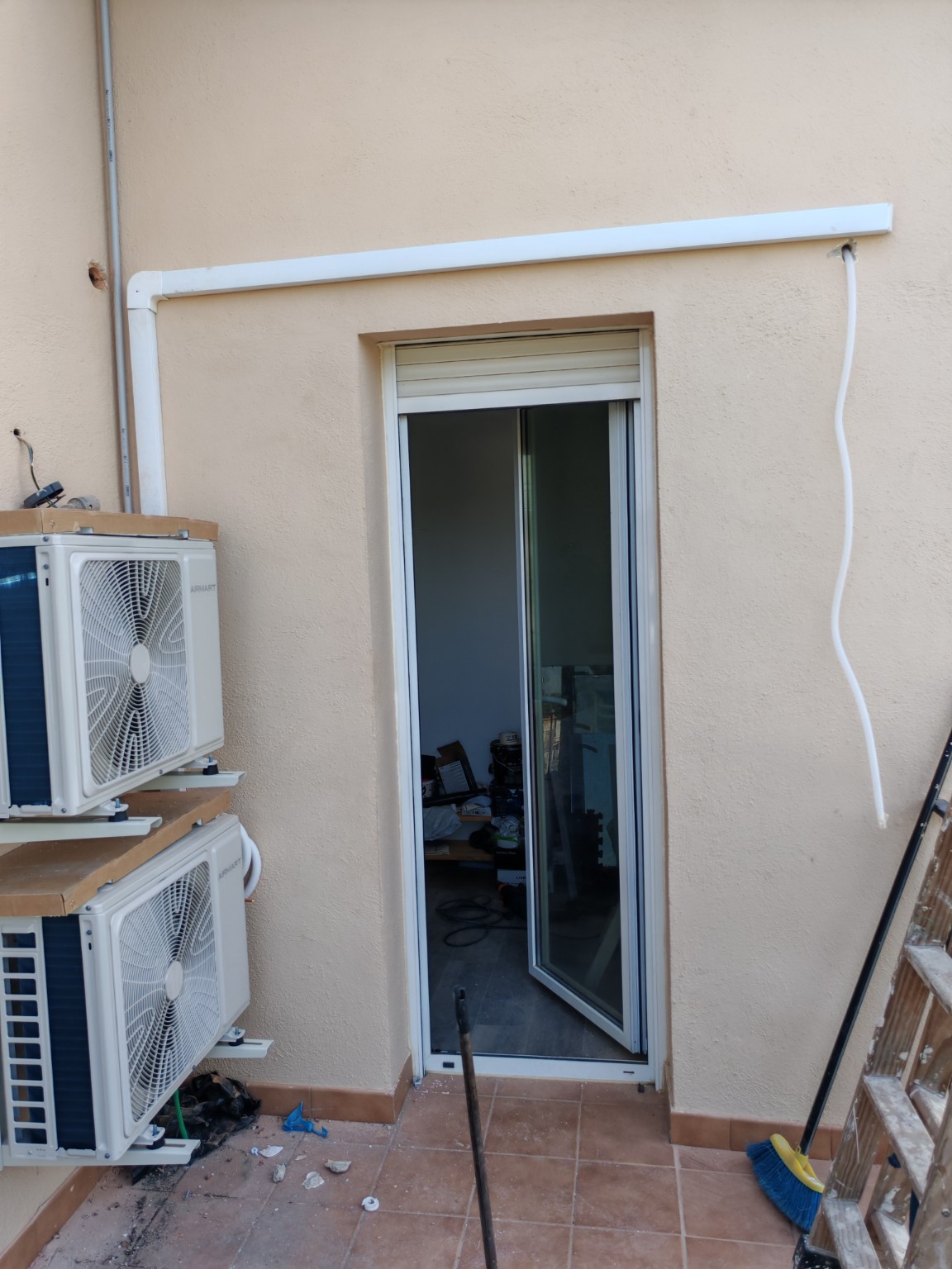 Unidad exterior e interior de aire acondicionado en Mas del Plata